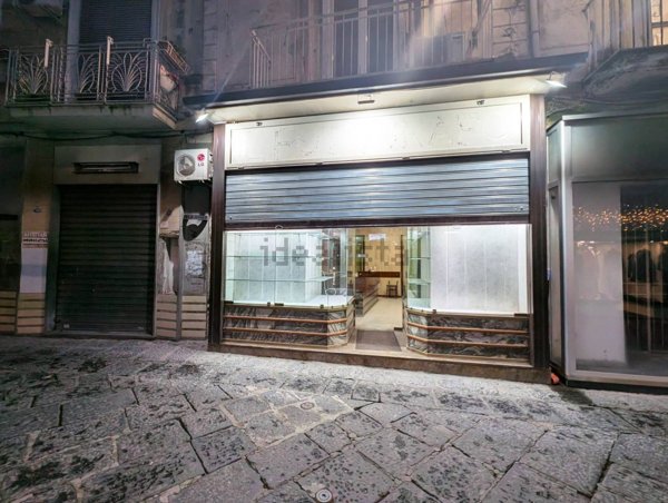 locale commerciale in affitto a Nola