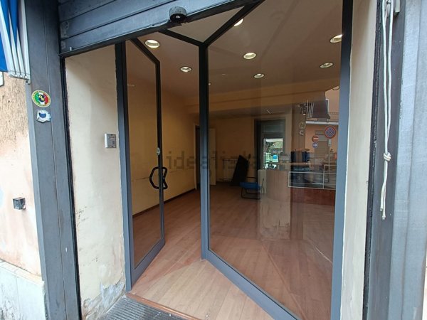 locale commerciale in affitto a Nola