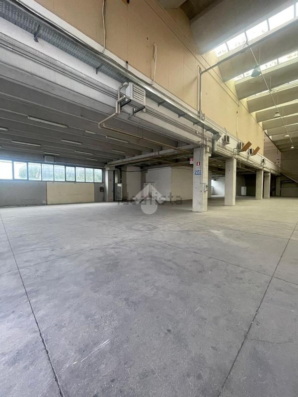 capannone in affitto a Nola in zona Boscofangone