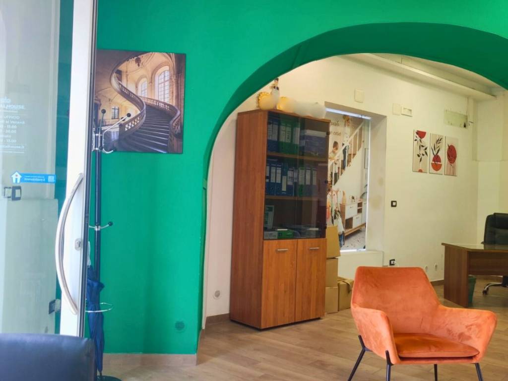 negozio in affitto a Nola