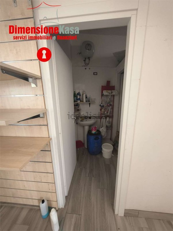 locale commerciale in affitto a Nola in zona Polvica