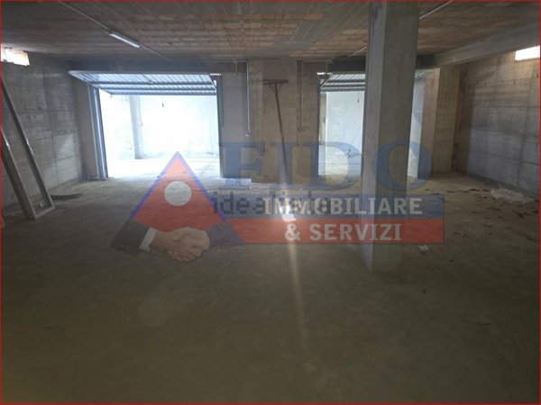 negozio in affitto a Nola