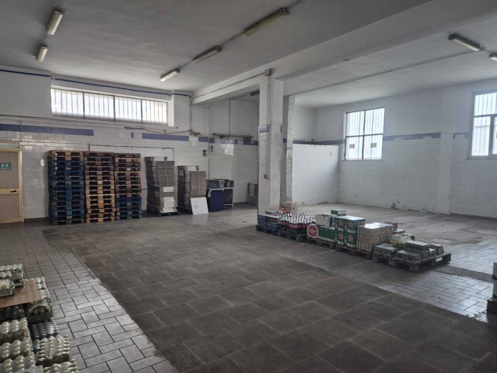 locale commerciale in affitto a Nola