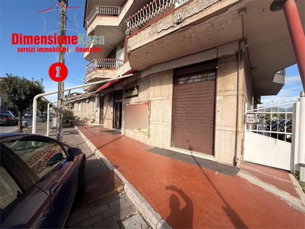 negozio in affitto a Nola