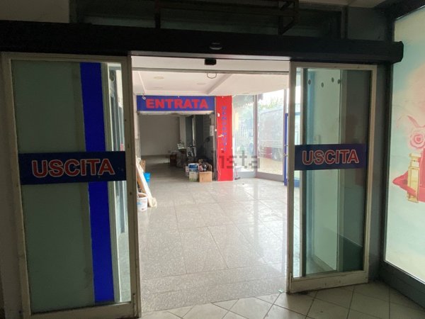 locale commerciale in affitto a Nola