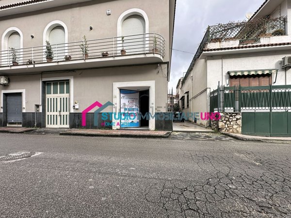 locale commerciale in affitto a Nola
