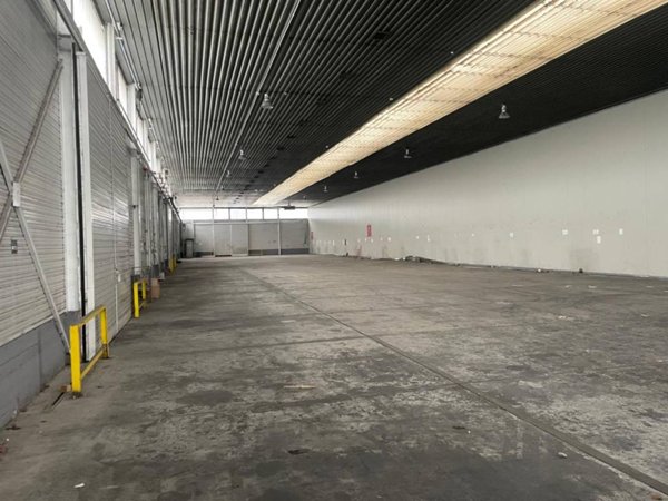 locale commerciale in affitto a Nola