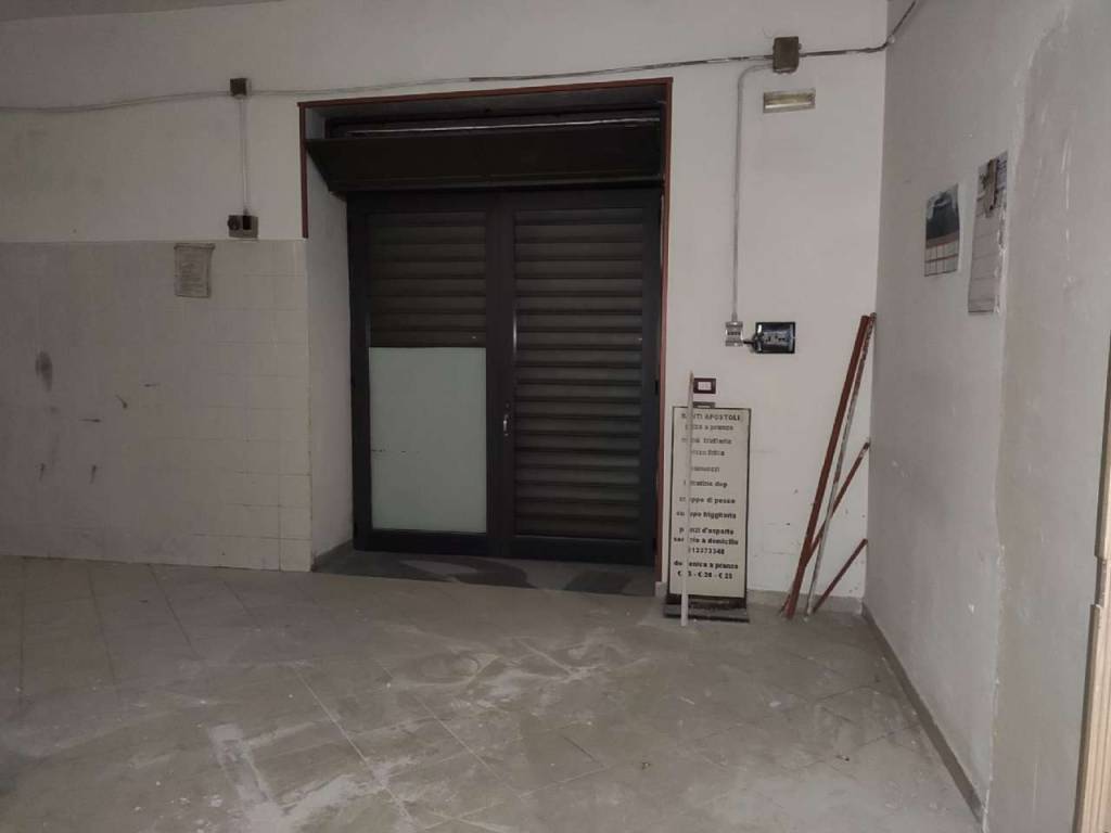 negozio in affitto a Nola