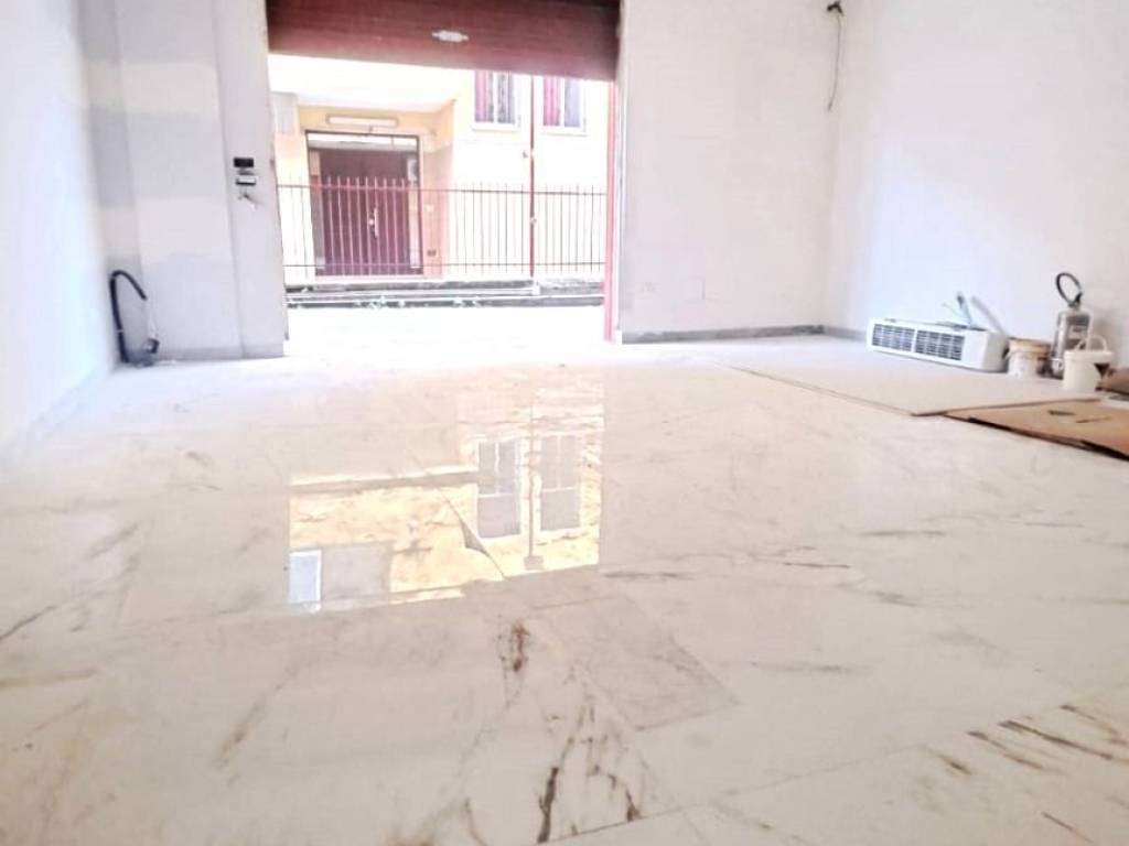 negozio in affitto a Nola