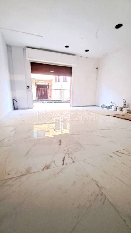 negozio in affitto a Nola