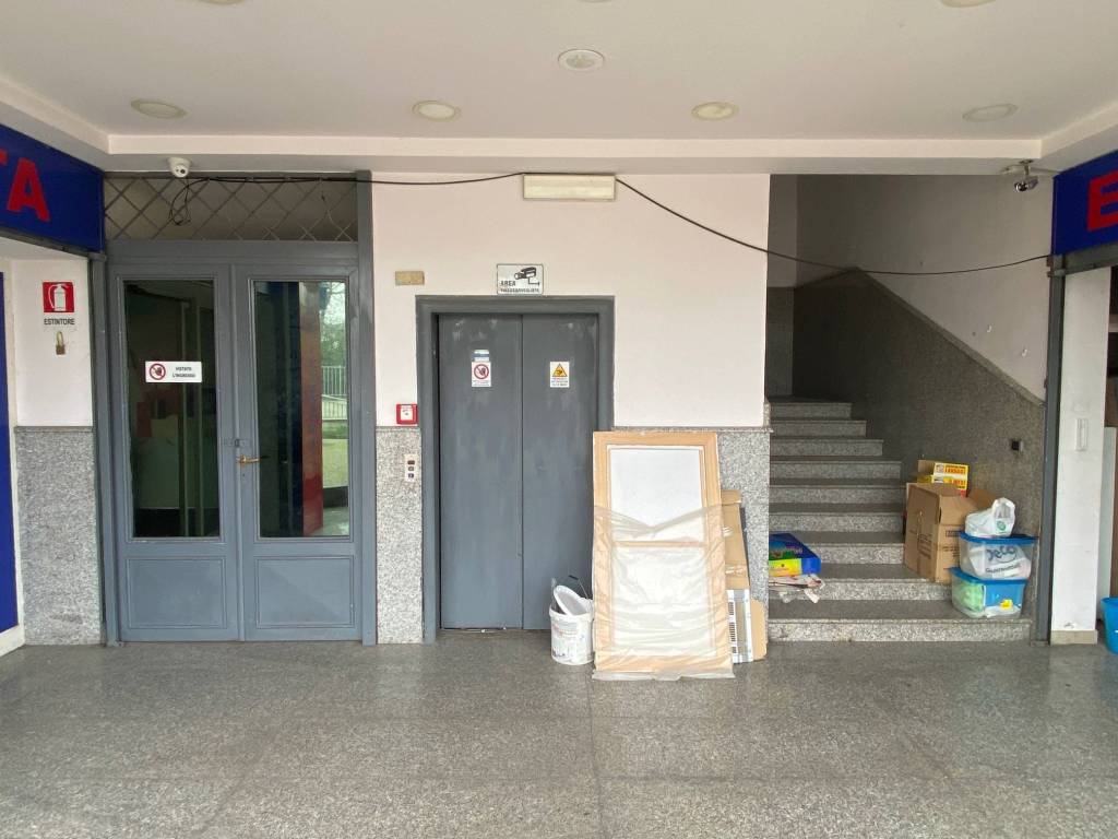 negozio in affitto a Nola