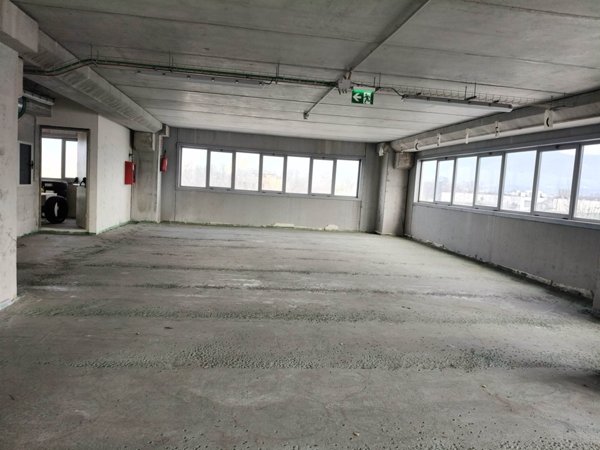 locale commerciale in affitto a Nola