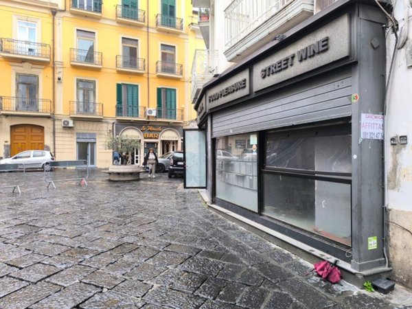 negozio in affitto a Nola