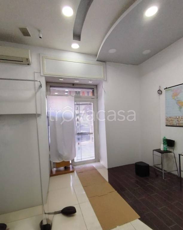 negozio in affitto a Nola