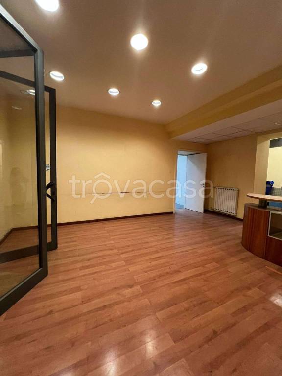 negozio in affitto a Nola in zona Pigna Spaccata