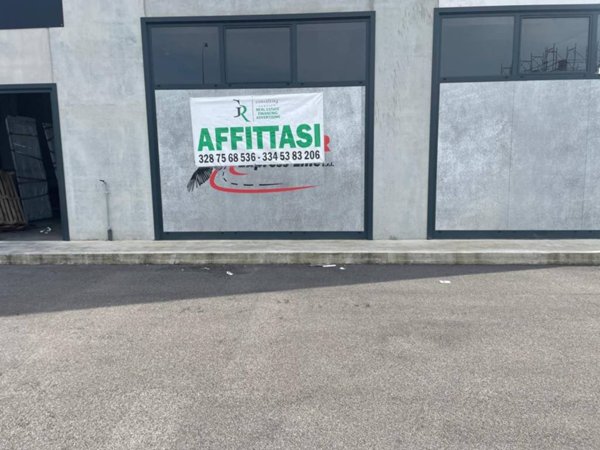locale commerciale in affitto a Nola in zona Pigna Spaccata