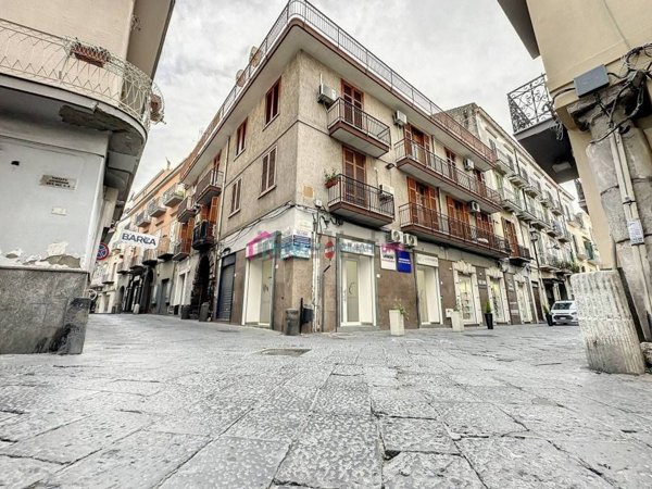 locale commerciale in affitto a Nola