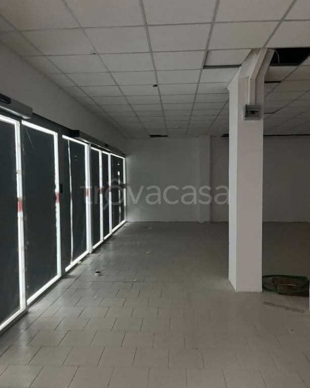 negozio in affitto ad Ottaviano
