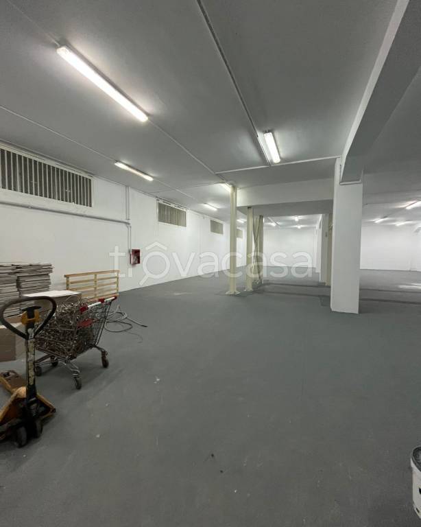 locale commerciale in affitto ad Ottaviano