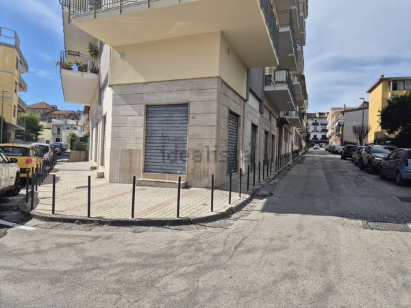locale commerciale in affitto ad Ottaviano