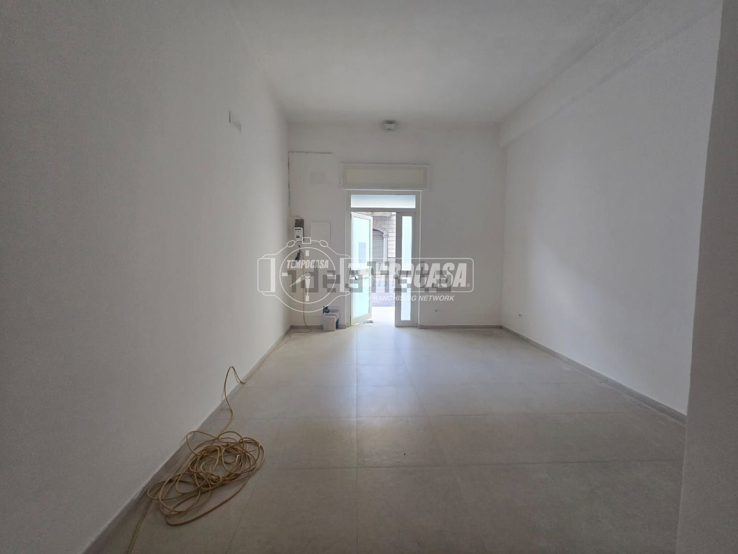 locale commerciale in affitto a Palma Campania