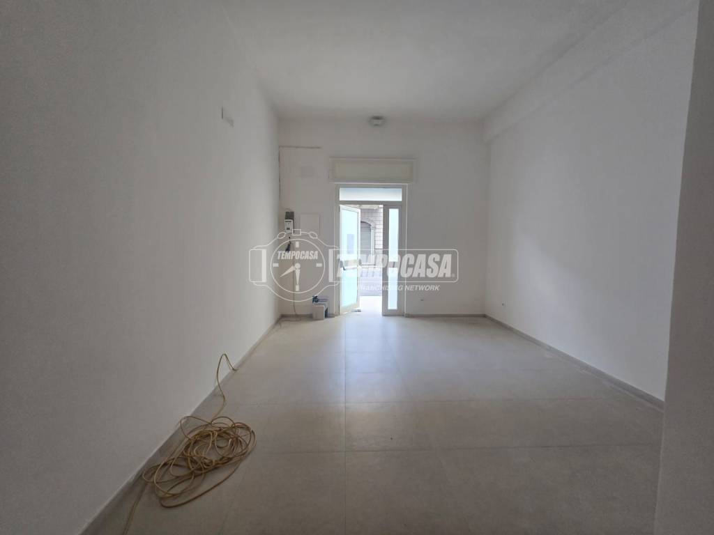 negozio in affitto a Palma Campania in zona Vico