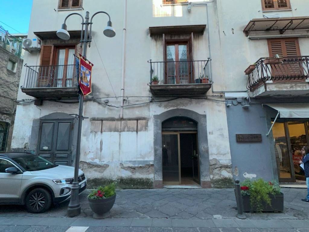 negozio in affitto a Palma Campania in zona Vico
