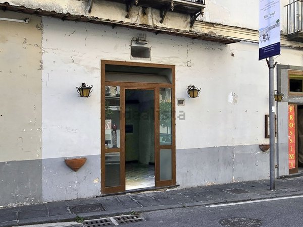 locale commerciale in affitto a Piano di Sorrento
