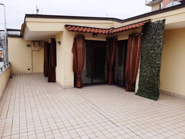 appartamento in affitto a Poggiomarino in zona Flocco