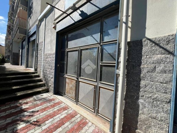 negozio in affitto a Pollena Trocchia in zona Guindazzi