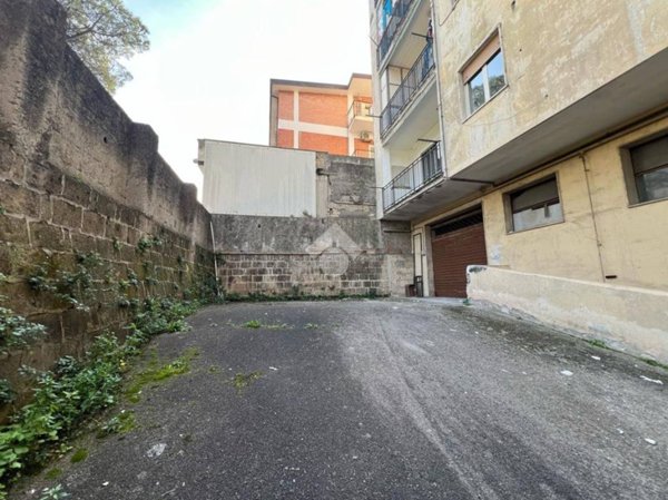 locale commerciale in affitto a Pollena Trocchia
