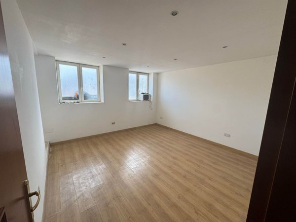 ufficio in affitto a Pollena Trocchia