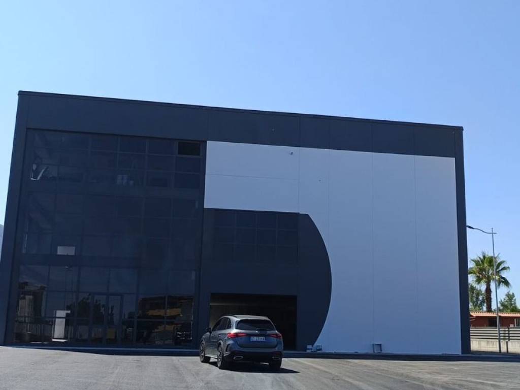 negozio in affitto a Pollena Trocchia in zona Musci