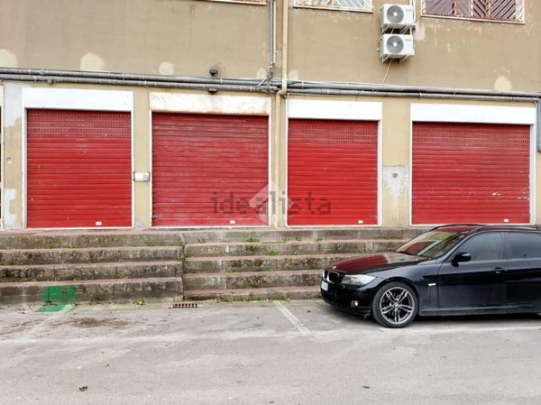 locale di sgombero in affitto a Pollena Trocchia