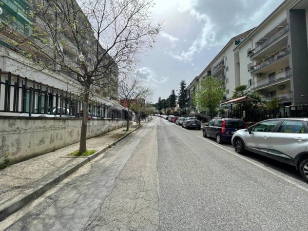 locale commerciale in affitto a Pollena Trocchia in zona Guindazzi