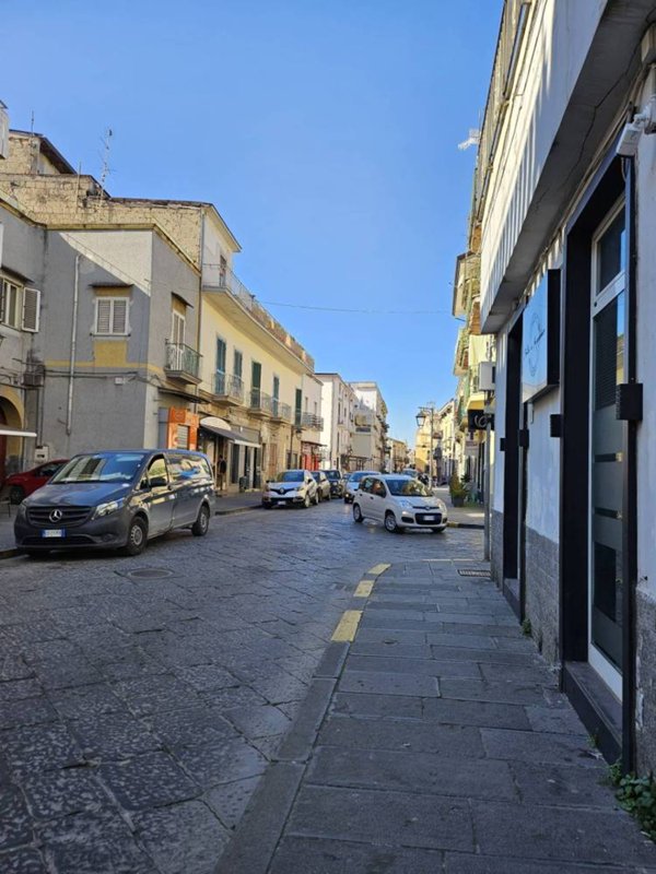 locale commerciale in affitto a Pomigliano d'Arco