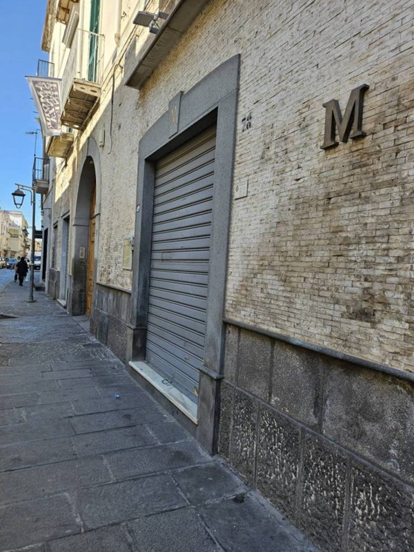 locale commerciale in affitto a Pomigliano d'Arco