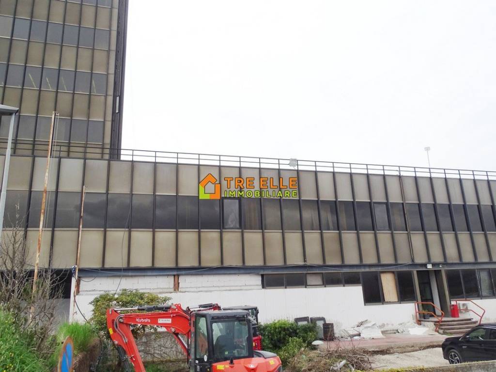 ufficio in affitto a Pomigliano d'Arco