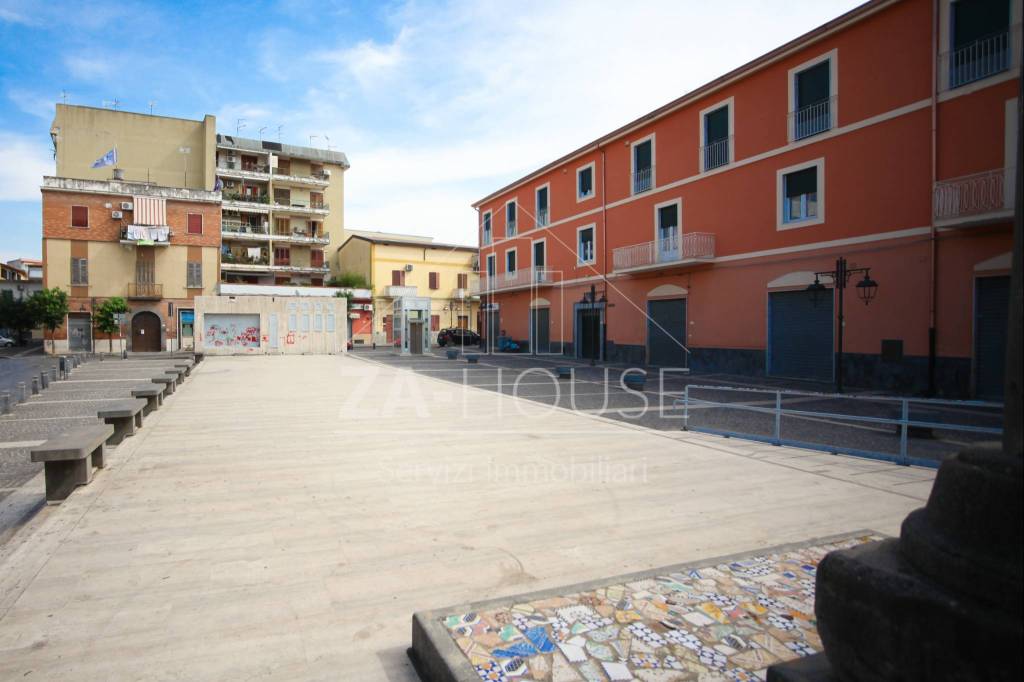 negozio in affitto a Pomigliano d'Arco