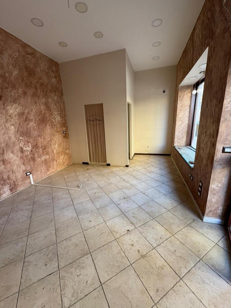 negozio in affitto a Pomigliano d'Arco