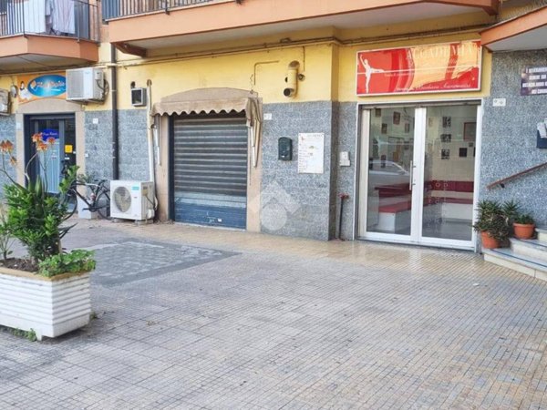 negozio in affitto a Pomigliano d'Arco