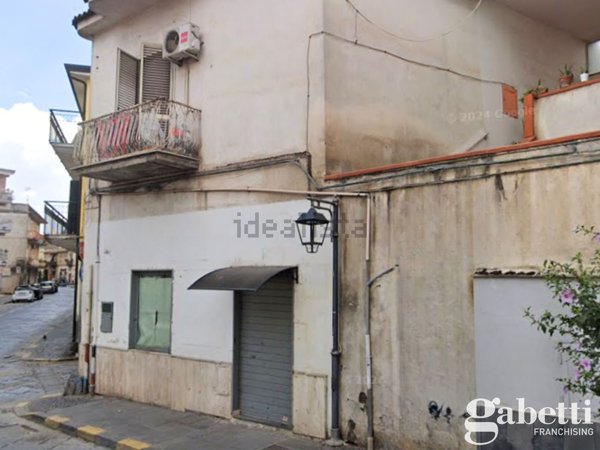 locale commerciale in affitto a Pomigliano d'Arco