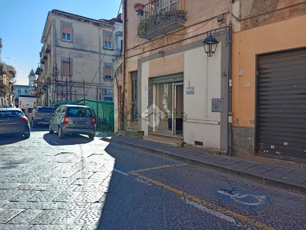 locale commerciale in affitto a Pomigliano d'Arco