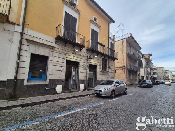 locale commerciale in affitto a Pomigliano d'Arco