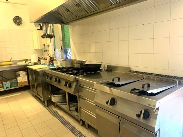 locale commerciale in affitto a Pomigliano d'Arco