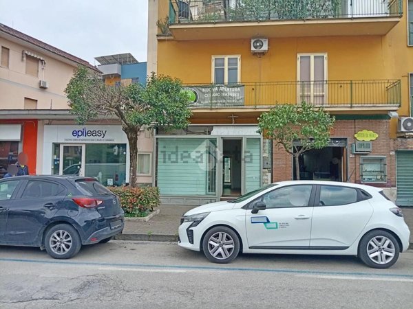 locale commerciale in affitto a Pomigliano d'Arco