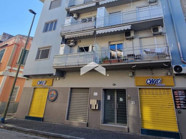 negozio in affitto a Pomigliano d'Arco