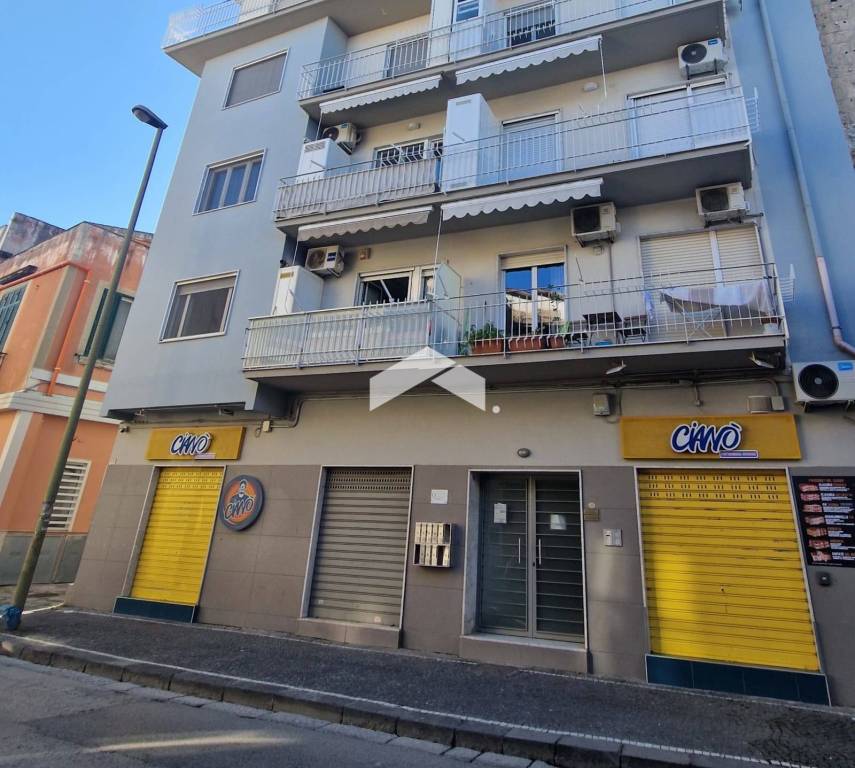 negozio in affitto a Pomigliano d'Arco