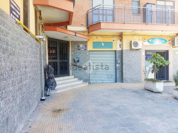 locale commerciale in affitto a Pomigliano d'Arco
