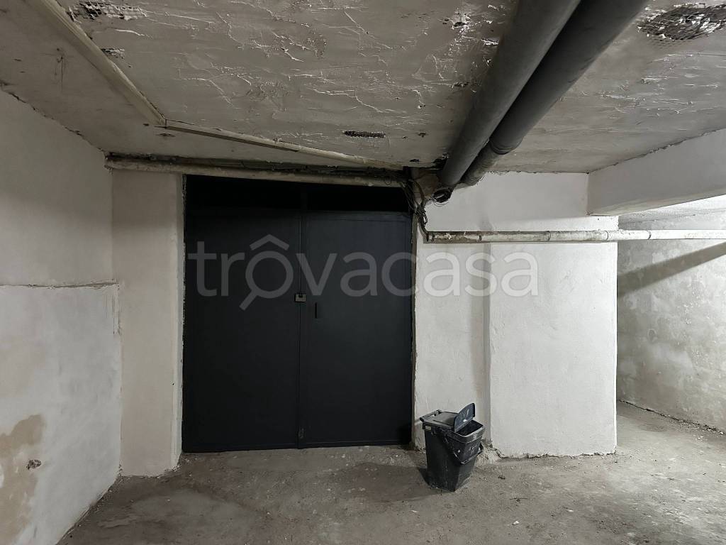 locale di sgombero in affitto a Pomigliano d'Arco